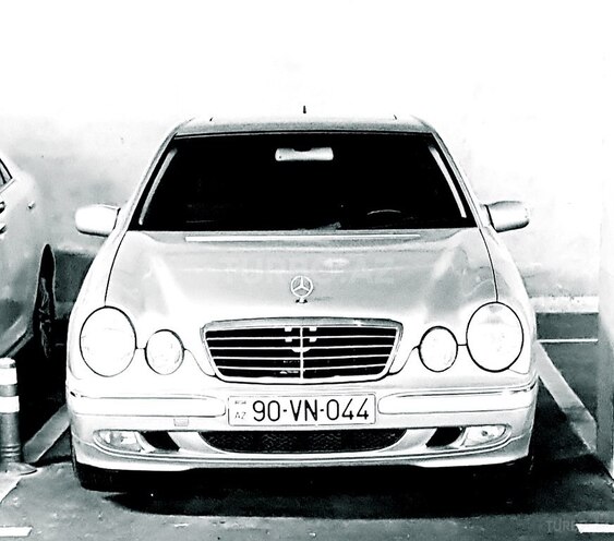 Mercedes E 200 2000, 240,000 km - 2.0 l - Bakı
