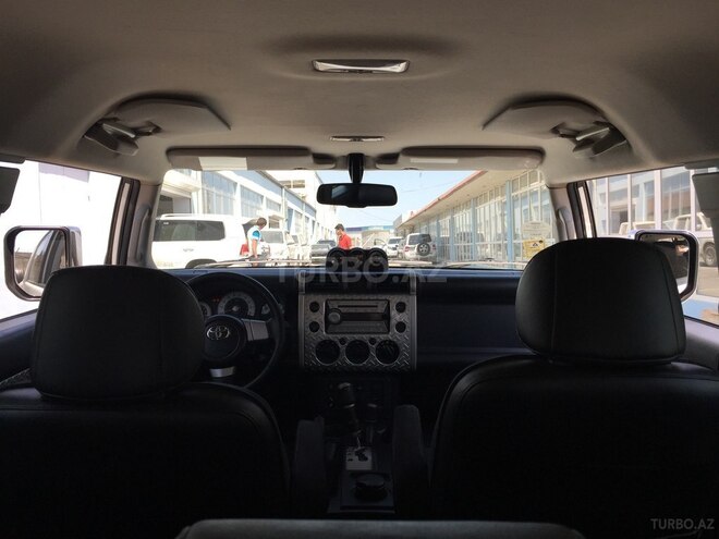 Toyota FJ Cruiser 2010, 180,000 km - 4.0 l - Bakı