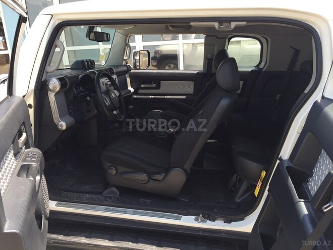 Toyota FJ Cruiser 2010, 180,000 km - 4.0 l - Bakı