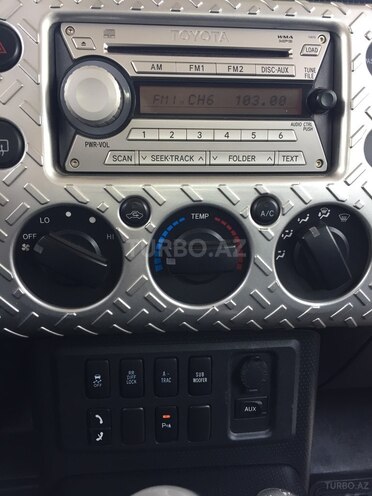 Toyota FJ Cruiser 2010, 180,000 km - 4.0 l - Bakı