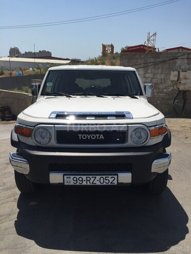 Toyota FJ Cruiser 2010, 180,000 km - 4.0 l - Bakı