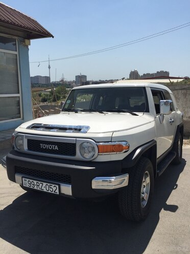 Toyota FJ Cruiser 2010, 180,000 km - 4.0 l - Bakı