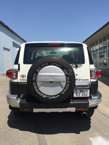 Toyota FJ Cruiser 2010, 180,000 km - 4.0 l - Bakı
