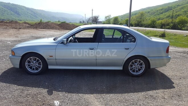 BMW 535 1998, 434,000 km - 3.5 l - Qusar