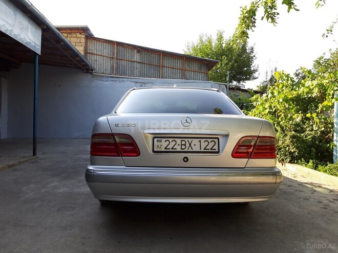 Mercedes E 280 2001, 294,376 km - 2.8 l - Goranboy