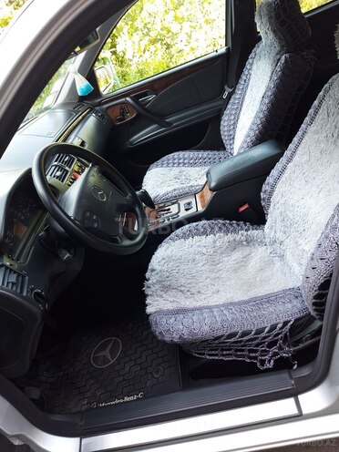 Mercedes E 280 2001, 294,376 km - 2.8 l - Goranboy