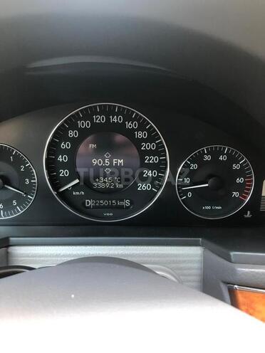 Mercedes E 240 2004, 225,000 km - 2.6 l - Bakı