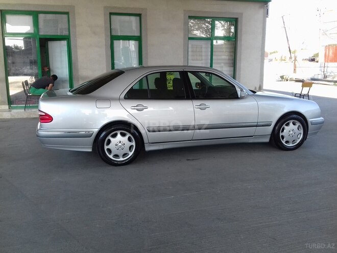 Mercedes E 260 2000, 345,000 km - 2.6 l - Gəncə