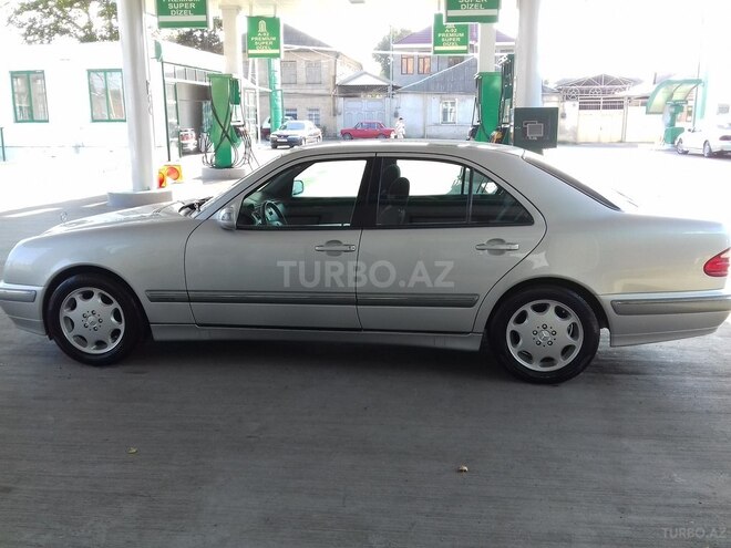 Mercedes E 260 2000, 345,000 km - 2.6 l - Gəncə