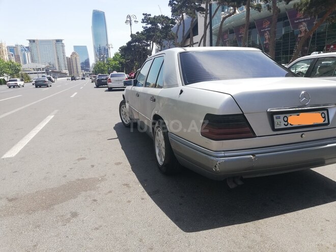 Mercedes E 300 1989, 777,550 km - 3.0 l - Bakı