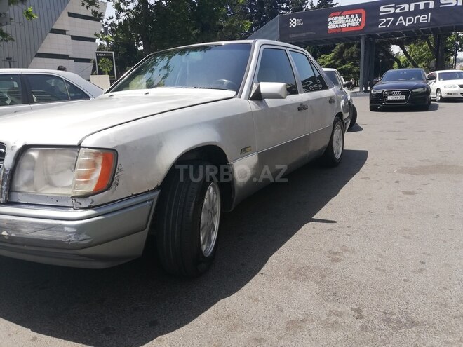 Mercedes E 300 1989, 777,550 km - 3.0 l - Bakı