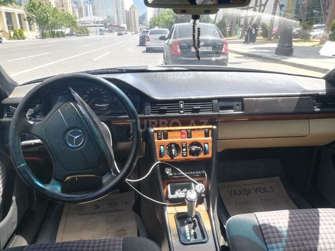Mercedes E 300 1989, 777,550 km - 3.0 l - Bakı