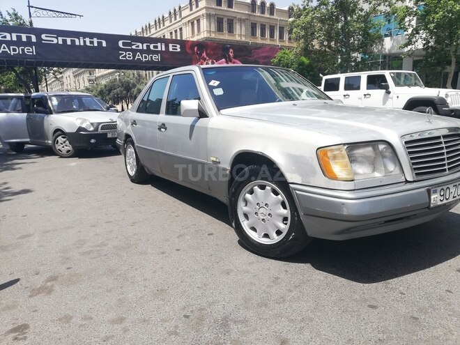 Mercedes E 300 1989, 777,550 km - 3.0 l - Bakı