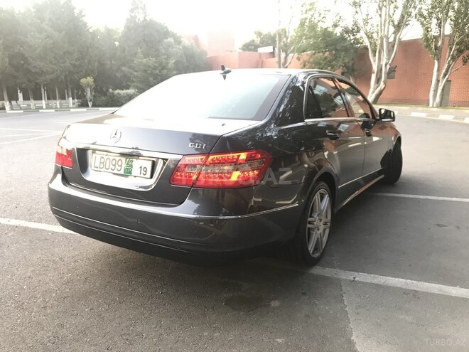 Mercedes E 220 2011, 186,000 km - 2.2 л - Bakı