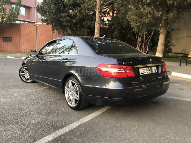 Mercedes E 220 2011, 186,000 km - 2.2 л - Bakı
