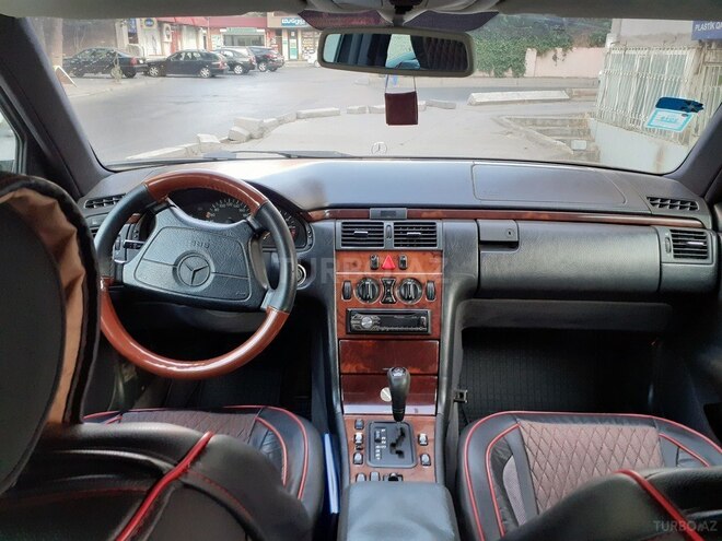 Mercedes E 240 1998, 38,000 km - 2.4 l - Bakı