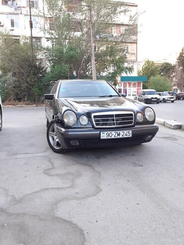 Mercedes E 240 1998, 38,000 km - 2.4 l - Bakı