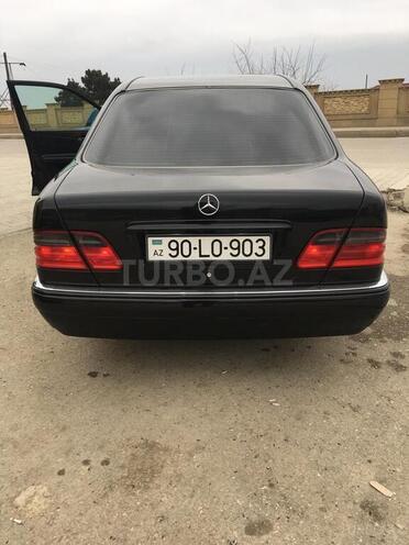 Mercedes E 240 2000, 170,000 km - 2.6 l - Siyəzən