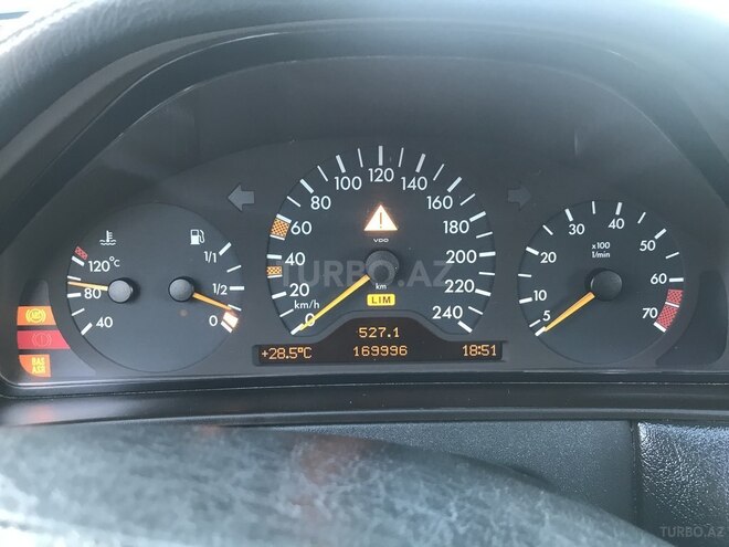 Mercedes E 240 2000, 170,000 km - 2.6 l - Siyəzən