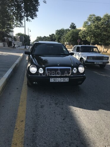 Mercedes E 240 2000, 170,000 km - 2.6 l - Siyəzən