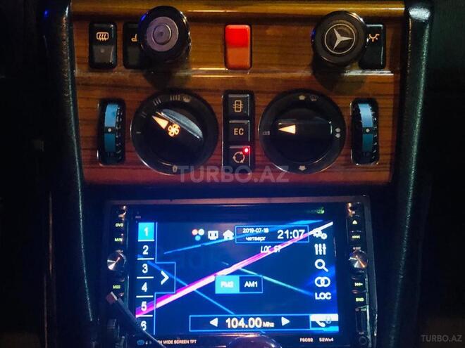 Mercedes E 220 1993, 300,000 km - 2.2 l - Bakı