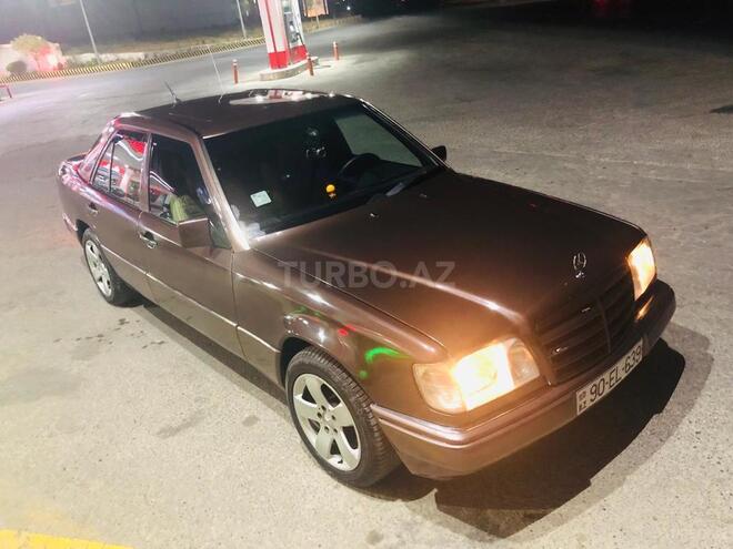 Mercedes E 220 1993, 300,000 km - 2.2 l - Bakı