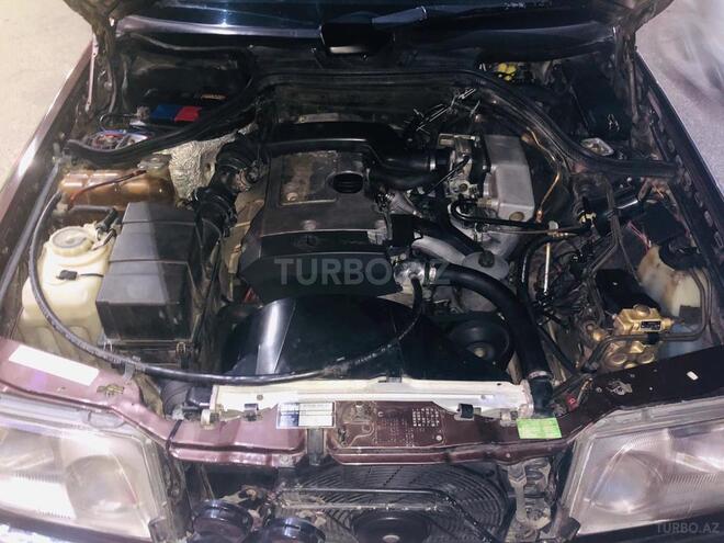 Mercedes E 220 1993, 300,000 km - 2.2 l - Bakı