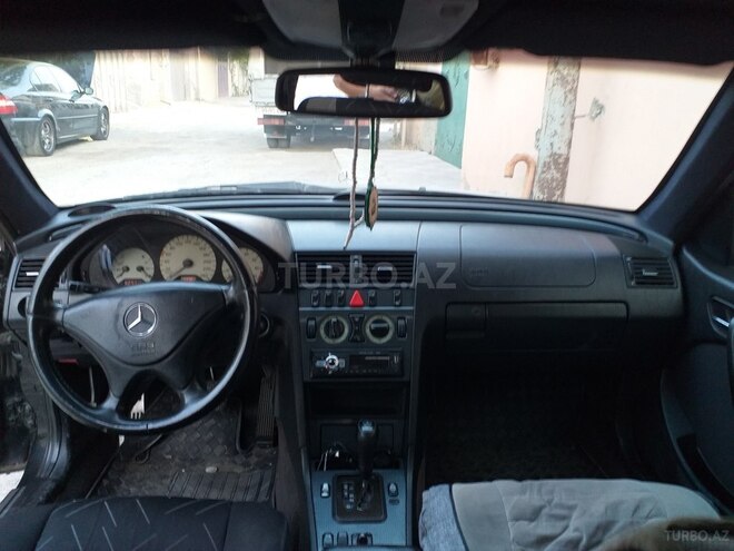 Mercedes C 200 2000, 300,000 km - 2.0 l - Bakı