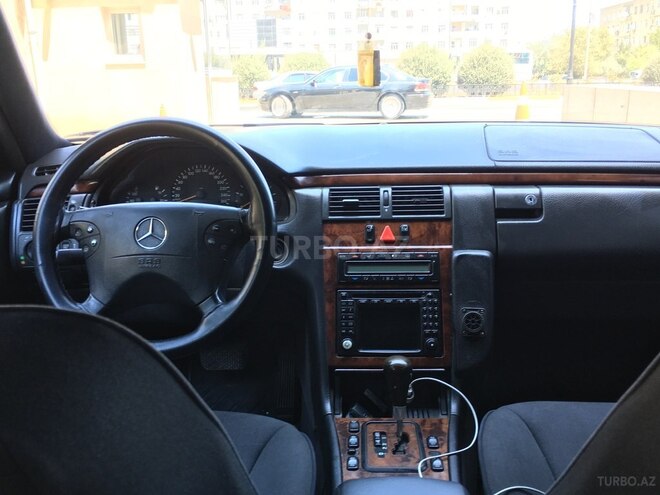 Mercedes E 320 1999, 343,000 km - 3.2 л - Xırdalan