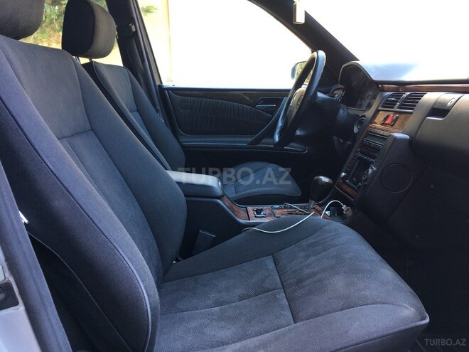 Mercedes E 320 1999, 343,000 km - 3.2 л - Xırdalan