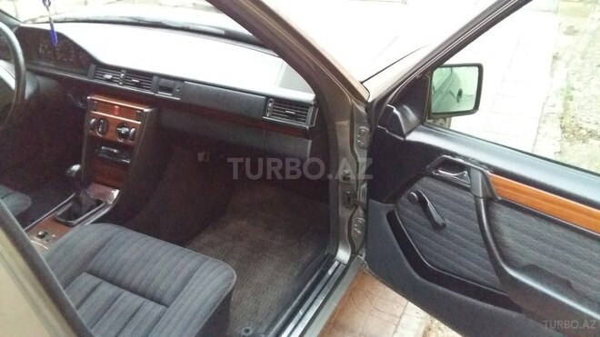 Mercedes E 200 1992, 391,000 km - 2.0 l - Bakı