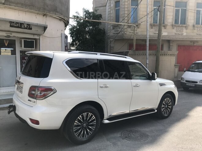 Nissan Patrol 2010, 162,500 km - 5.6 л - Bakı