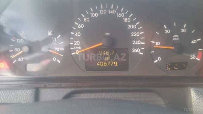 Mercedes E 220 2000, 406,000 km - 2.2 l - Bakı