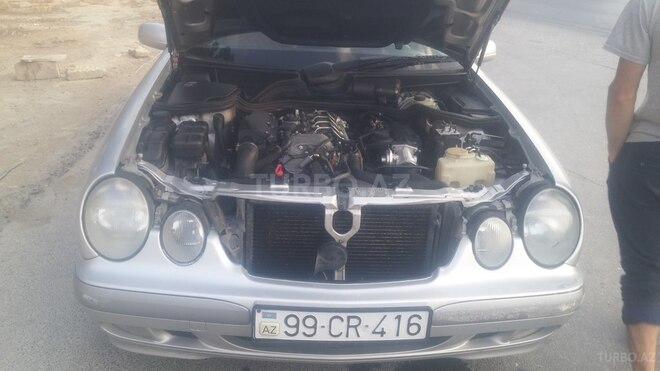 Mercedes E 220 2000, 406,000 km - 2.2 л - Bakı