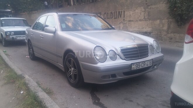 Mercedes E 220 2000, 406,000 km - 2.2 л - Bakı