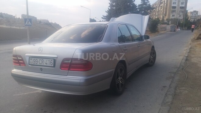 Mercedes E 220 2000, 406,000 km - 2.2 л - Bakı