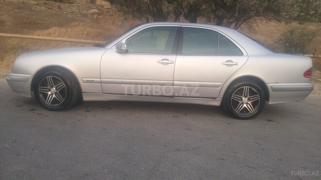 Mercedes E 220 2000, 406,000 km - 2.2 л - Bakı