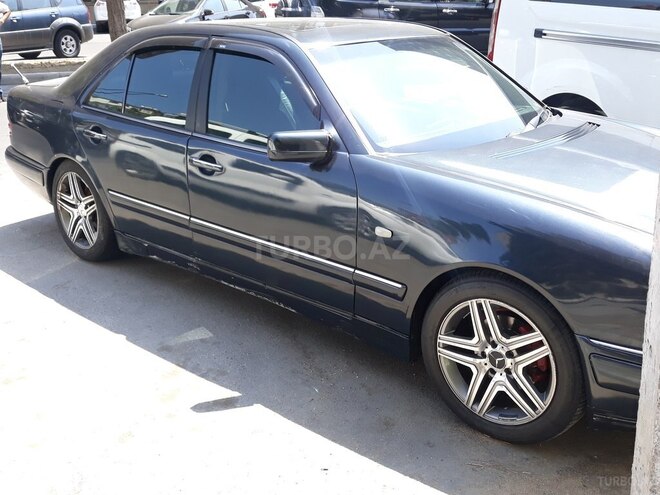 Mercedes E 230 1997, 335,000 km - 2.3 l - Bakı