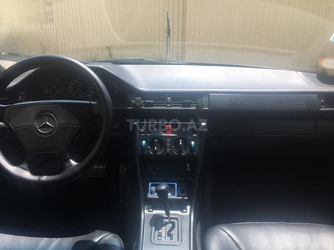 Mercedes E 220 1994, 295,000 km - 2.2 l - Bakı