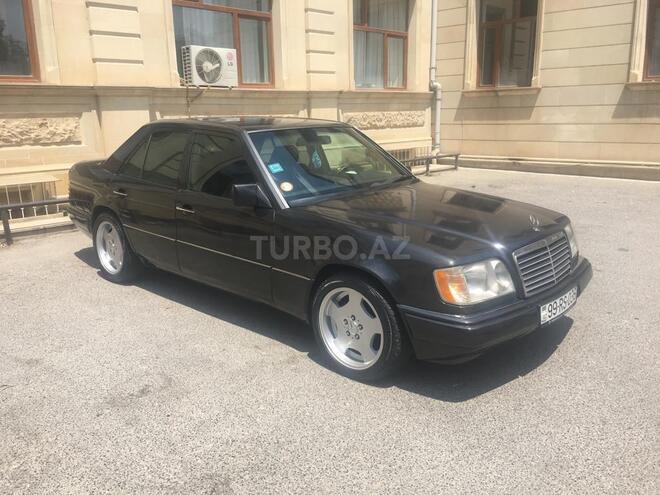 Mercedes E 220 1994, 295,000 km - 2.2 l - Bakı