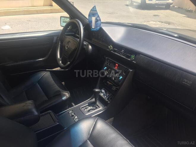 Mercedes E 220 1994, 295,000 km - 2.2 l - Bakı