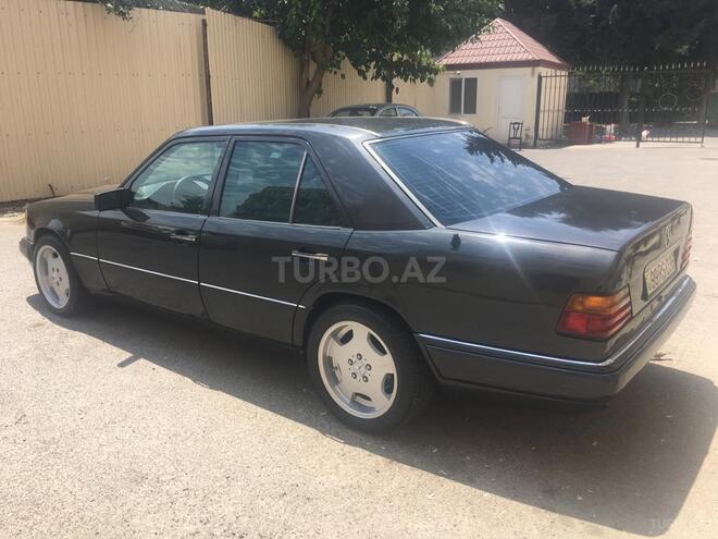 Mercedes E 220 1994, 295,000 km - 2.2 l - Bakı