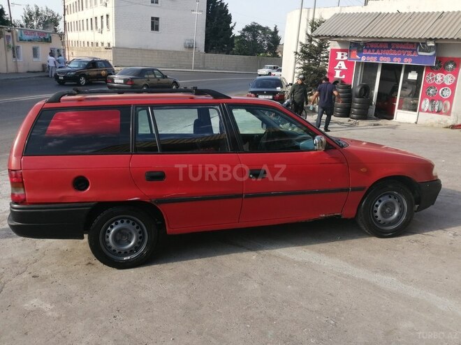 Opel Astra 1997, 289,000 km - 1.6 л - Bakı