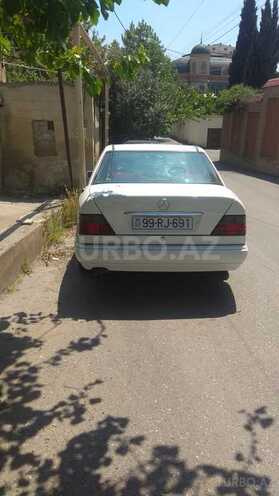 Mercedes E 230 1986, 340,259 km - 2.5 l - Bakı