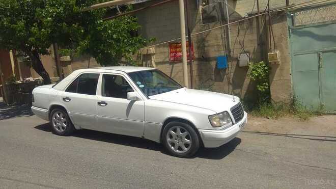 Mercedes E 230 1986, 340,259 km - 2.5 l - Bakı