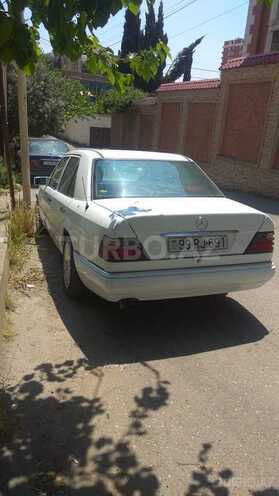 Mercedes E 230 1986, 340,259 km - 2.5 l - Bakı