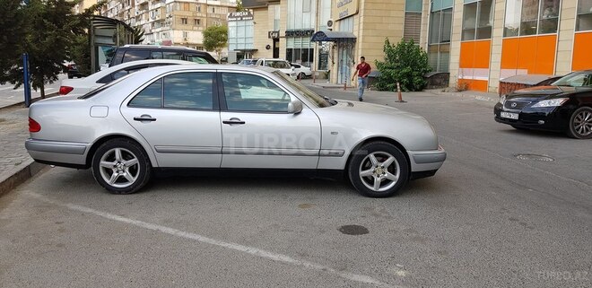 Mercedes E 200 1999, 237 km - 2.0 л - Bakı