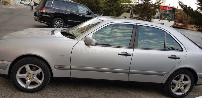 Mercedes E 200 1999, 237 km - 2.0 л - Bakı