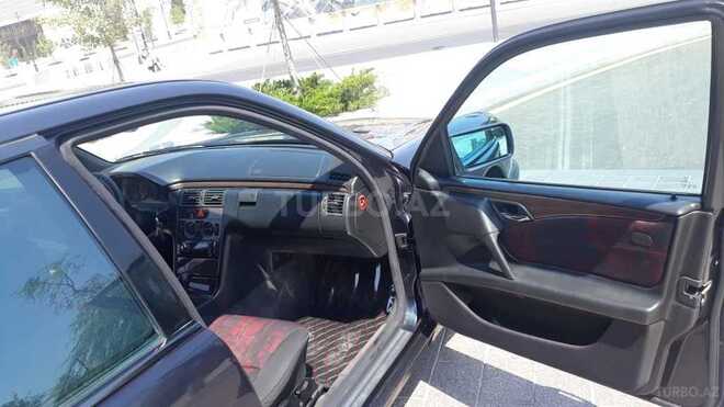Mercedes E 240 1997, 278,000 km - 2.4 l - Bakı