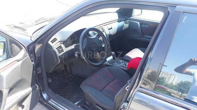 Mercedes E 240 1997, 278,000 km - 2.4 l - Bakı